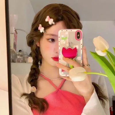 蜜桃女孩